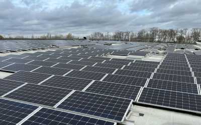 Une enseigne Lidl fonctionnant avec des panneaux photovoltaïques