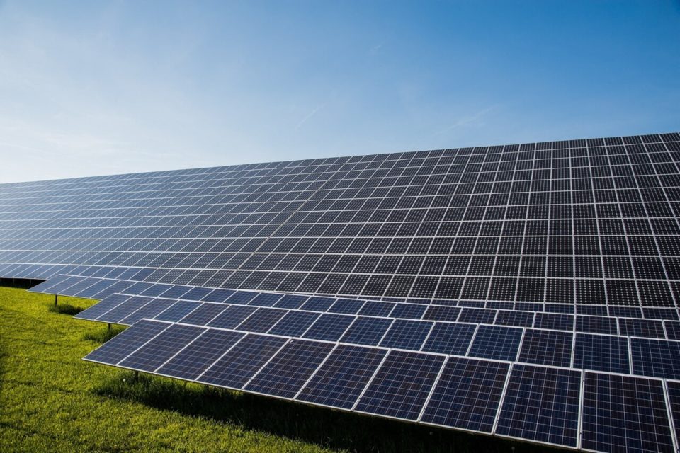 Bientôt près de Rouen, une grande centrale solaire avec 50 000 panneaux photovoltaïques